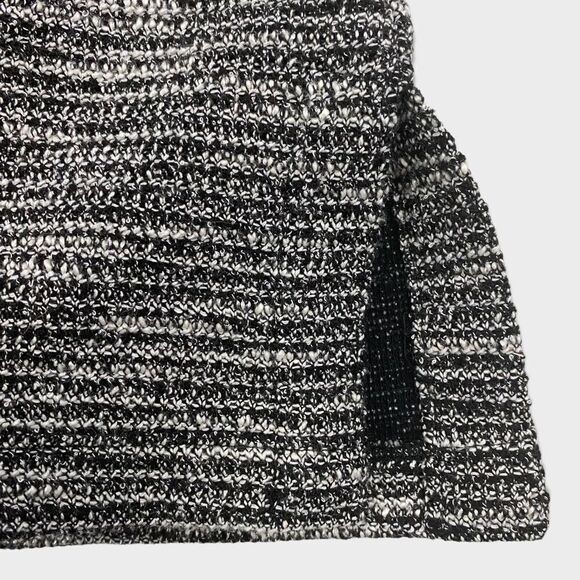 Loft Black & White Tunic Sweater size Medium Petite - Picture 4 of 5